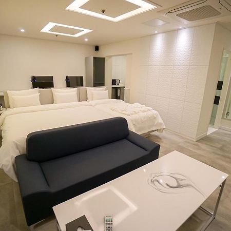 פייונגטק Ekklim Classic Hotel מראה חיצוני תמונה