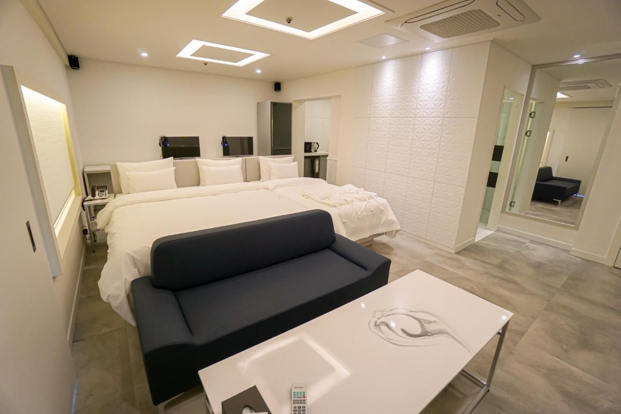 פייונגטק Ekklim Classic Hotel מראה חיצוני תמונה